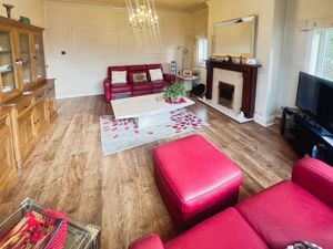 Lounge- click for photo gallery